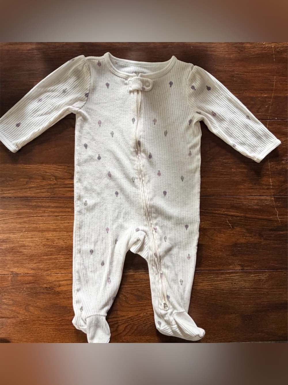 CARTER’S Baby girl's ribbed footie pajamas with ice cream print. Size 6 months